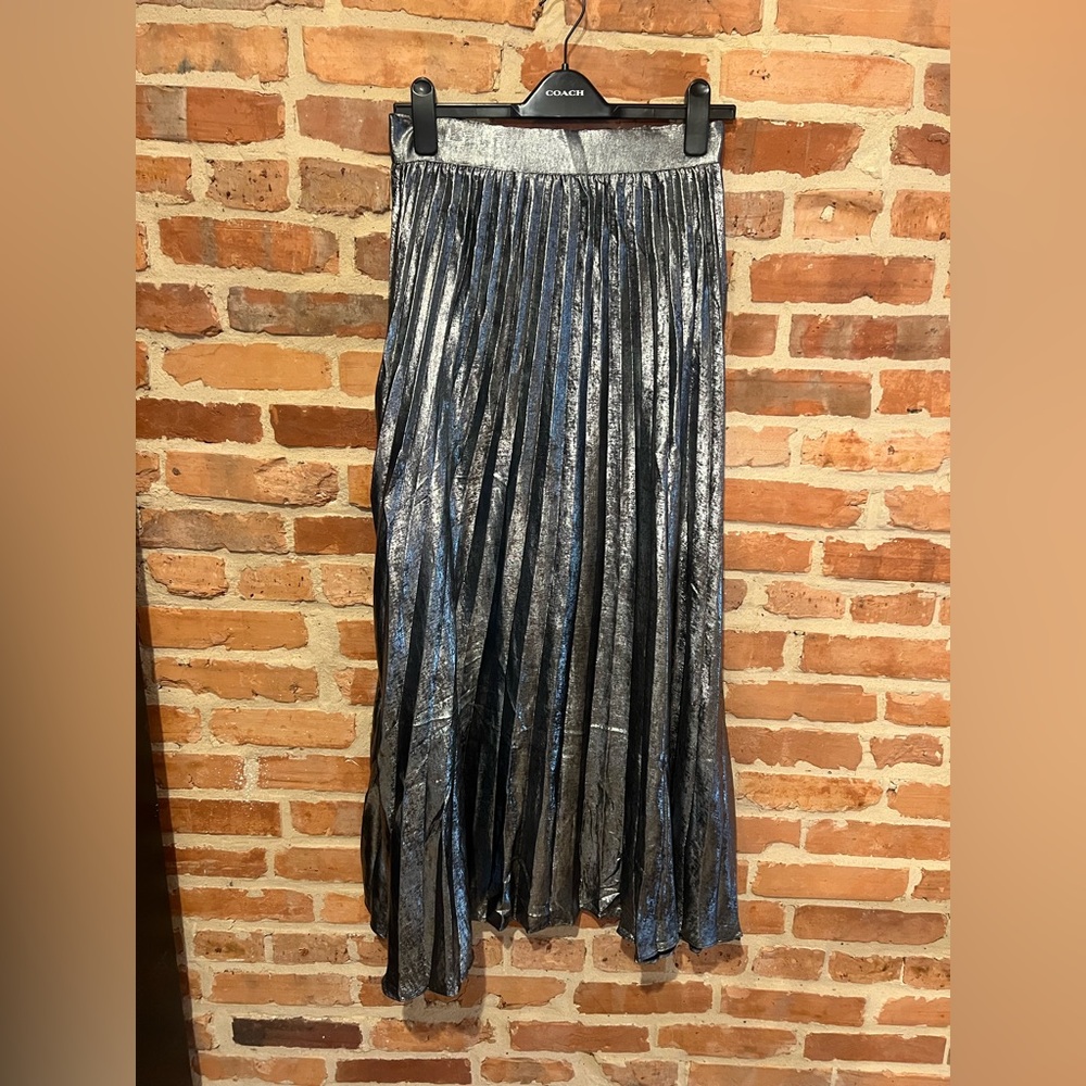 NWT 12th Tribe Electric Love Gunmetal Metallic Pleated Maxi Skirt Size M - Picture 6 of 8
